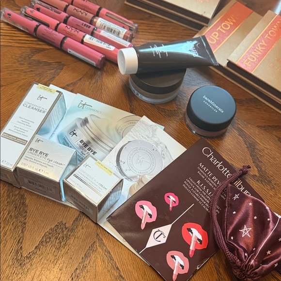 Makeup bundle - Picture 6 of 8